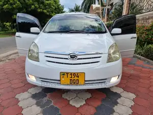Toyota Corolla Spacio 2004 White