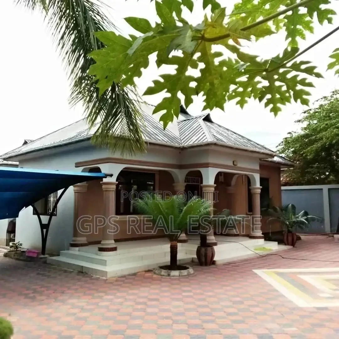 Three Bedroom House In Mbezi Makabe For Sale