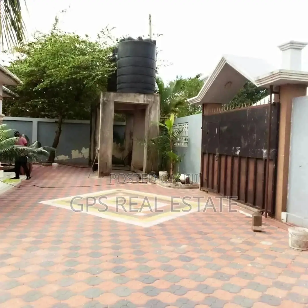 Three Bedroom House In Mbezi Makabe For Sale