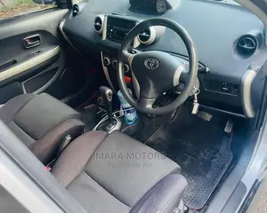 Toyota IST 2004 Silver