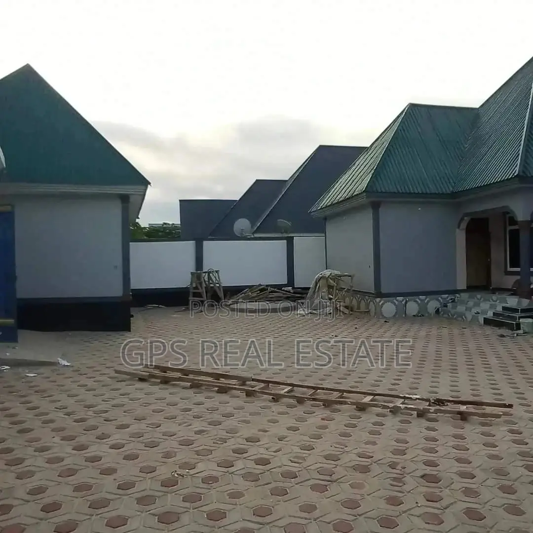 4bdrm House in Max Evarist, Chamazi for Sale
