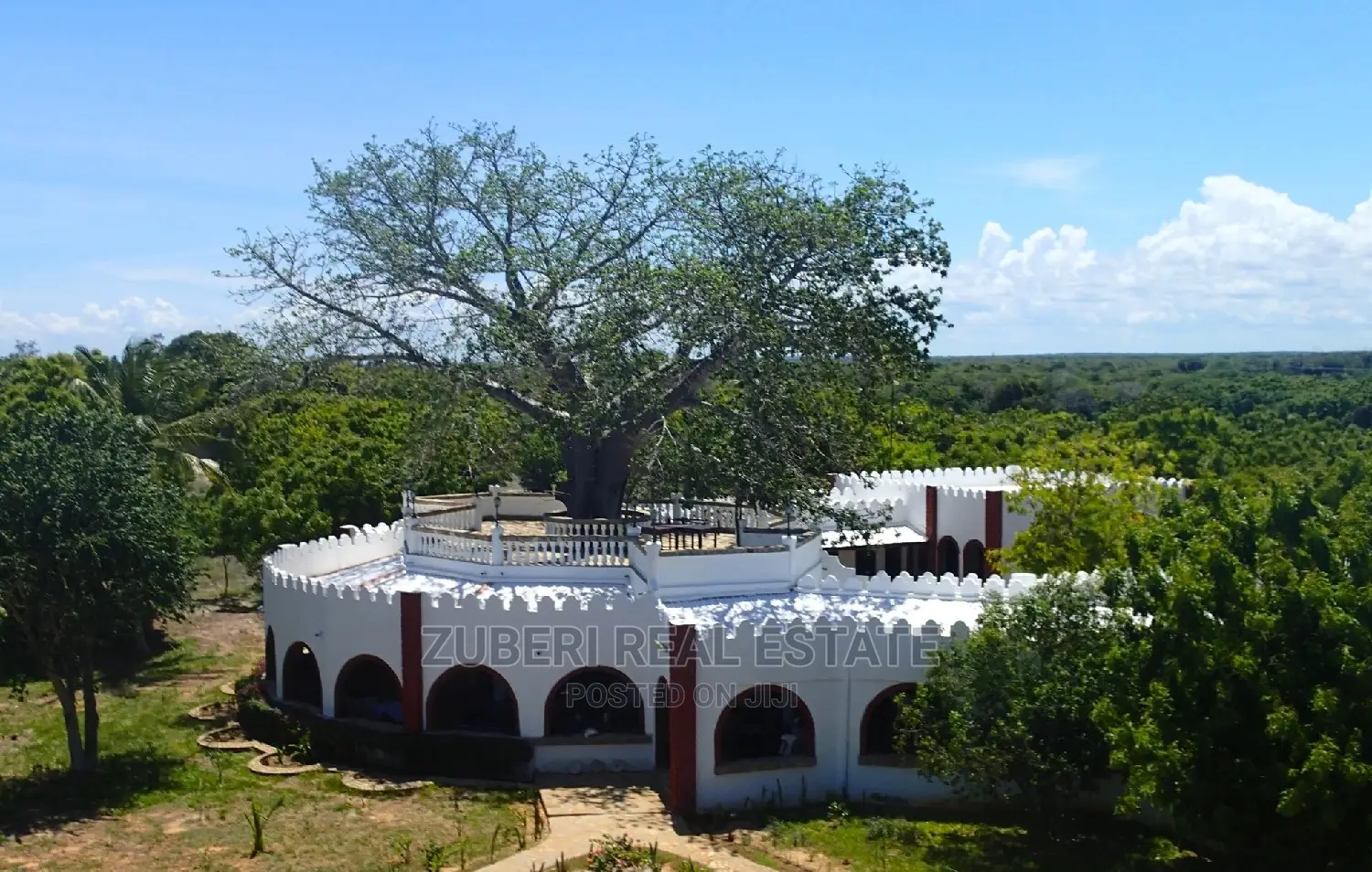 32 Rooms Beautiful Lodge for Sale.