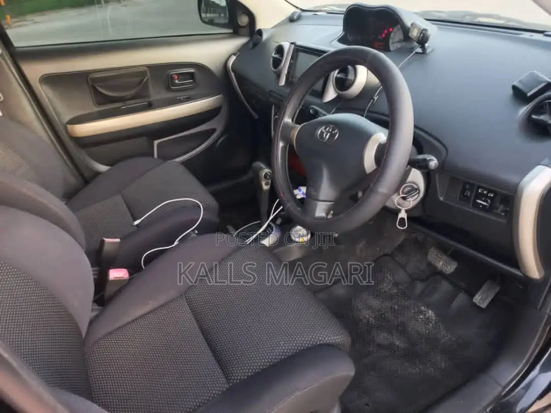 Toyota IST 2004 Black