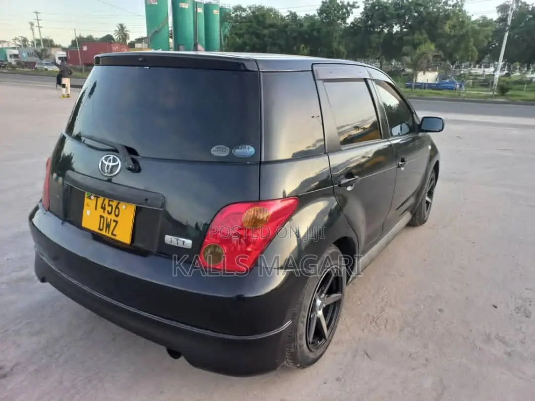 Toyota IST 2004 Black