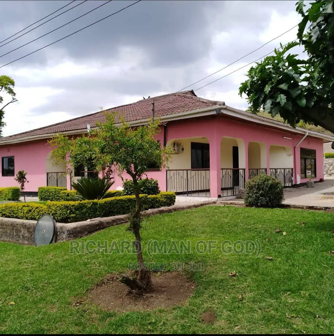 5bdrm Mansion in Arusha for rent