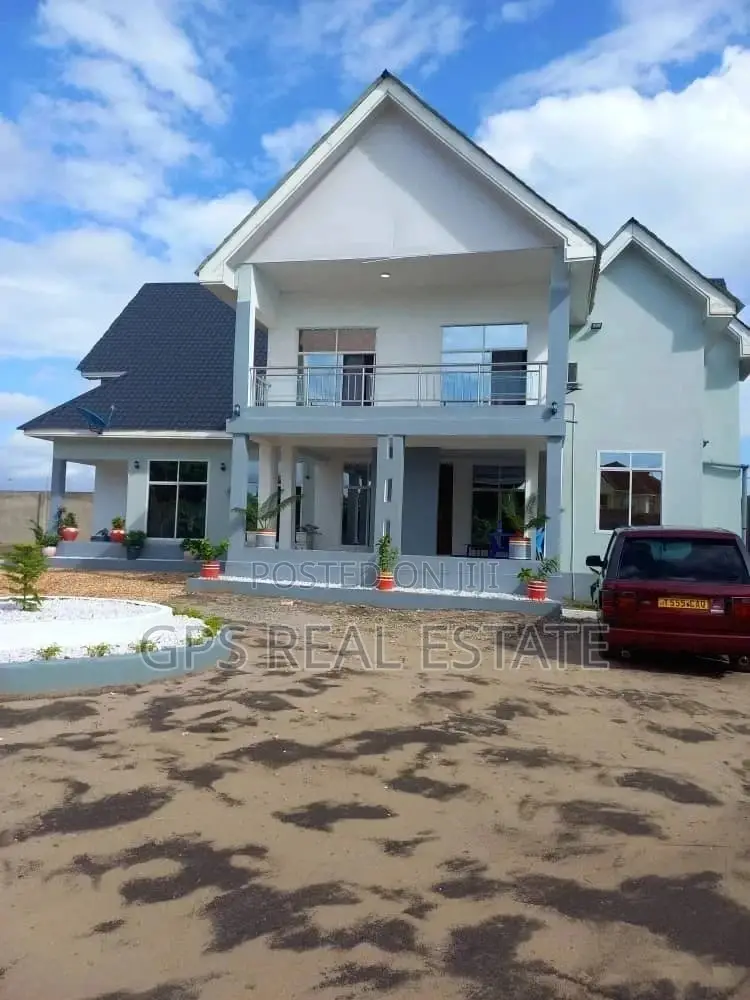 6bdrm House in Max Evarst, Kigamboni for Sale