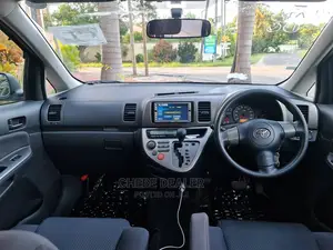 Toyota Wish 2005 Silver