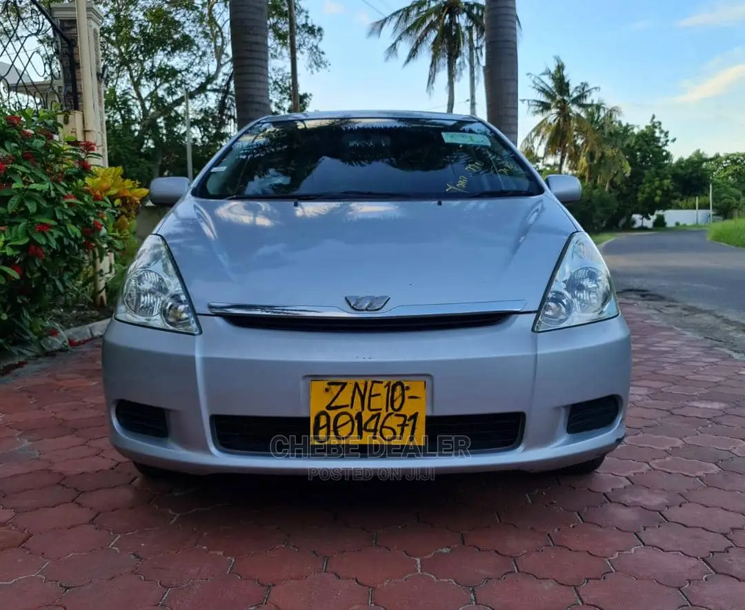 Toyota Wish 2005 Silver