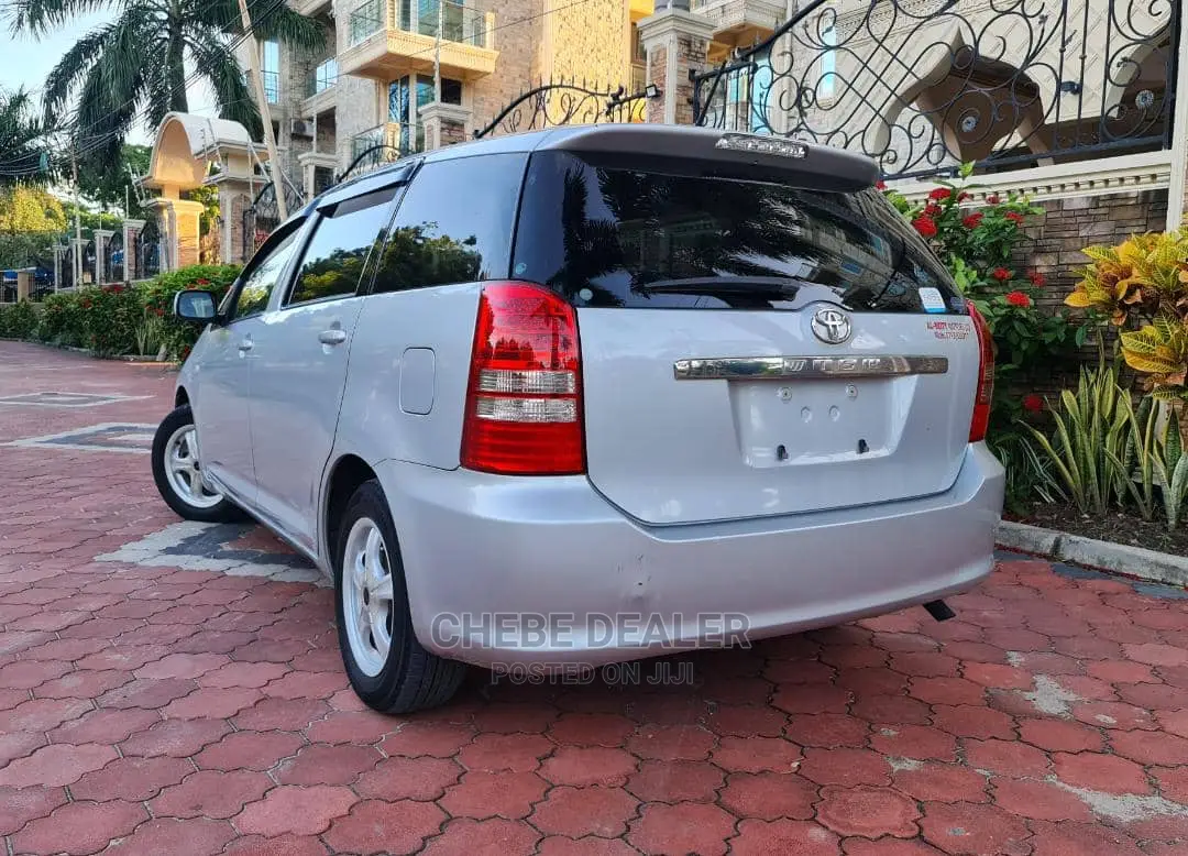 Toyota Wish 2005 Silver