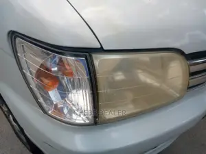 Toyota Noah 2.0 AWD (8 Seater) 2003 Off White