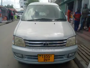 Toyota Noah 2.0 AWD (8 Seater) 2003 Off White