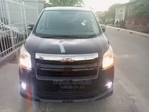 Toyota Noah 2.0 143hp AWD (7 Seater) 2008 Black