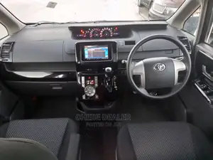 Toyota Noah 2.0 143hp AWD (7 Seater) 2008 Black