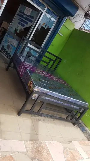 Kitanda Kizuri Sana Simple