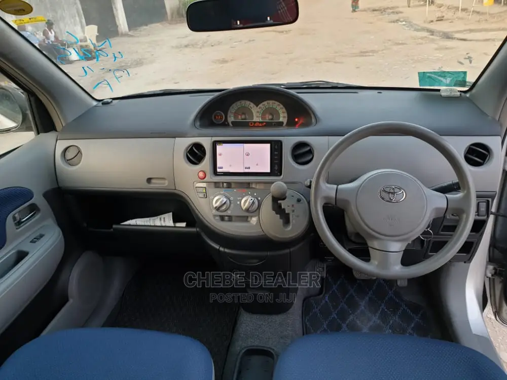 Toyota Sienta 1.5 AWD 2004 Silver