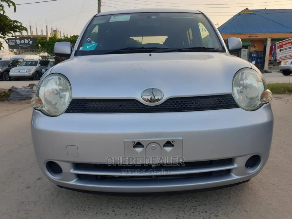 Toyota Sienta 1.5 AWD 2004 Silver