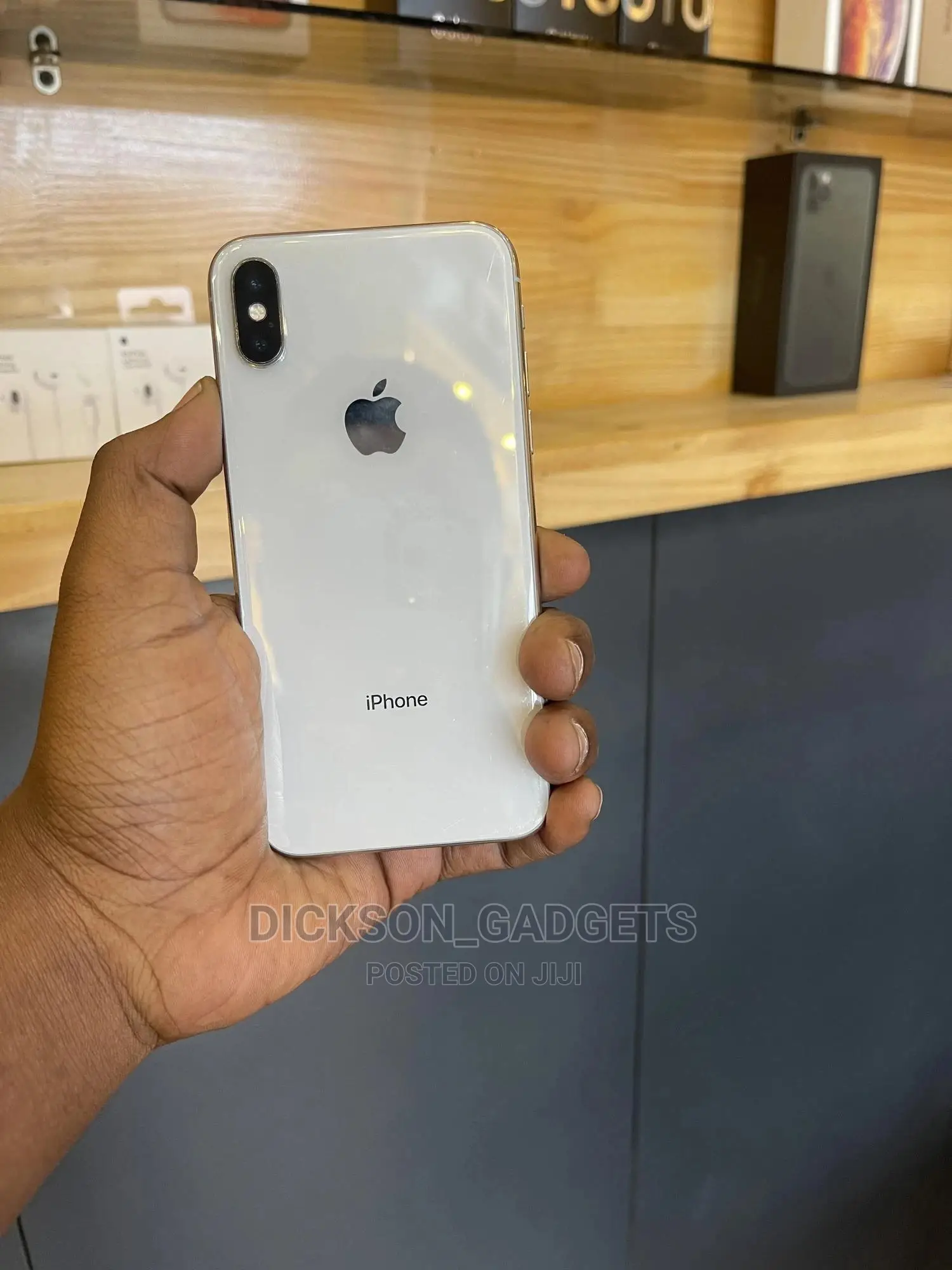 Apple iPhone X 64 GB White