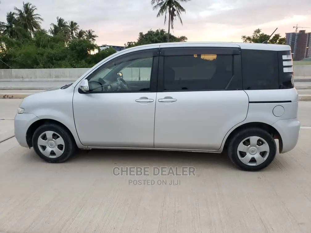 Toyota Sienta 1.5 AWD 2009 Silver