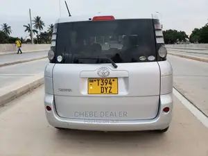 Toyota Sienta 1.5 AWD 2009 Silver