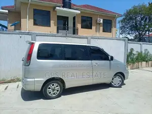 Toyota Noah 2.0 AWD (8 Seater) 2001 Silver