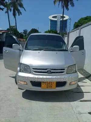 Toyota Noah 2.0 AWD (8 Seater) 2001 Silver