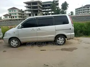Toyota Noah 2.0 AWD (8 Seater) 2001 Silver