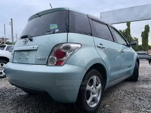 Toyota IST 2005 Blue