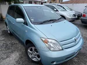 Toyota IST 2005 Blue