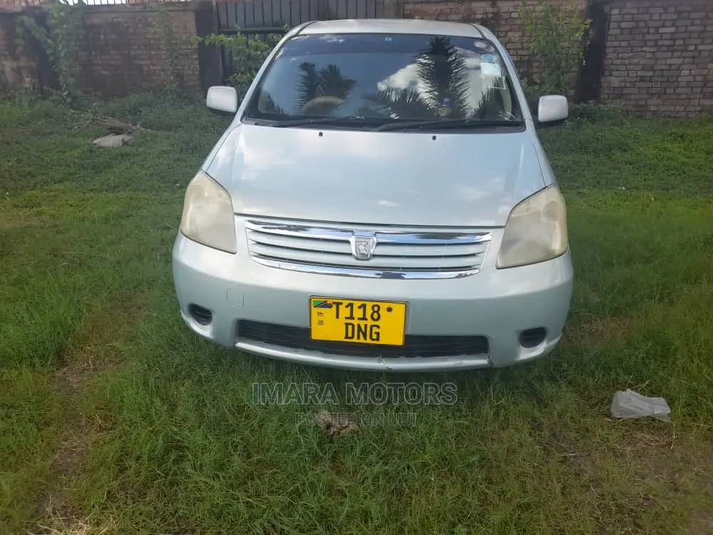 Toyota Raum 2004 Blue