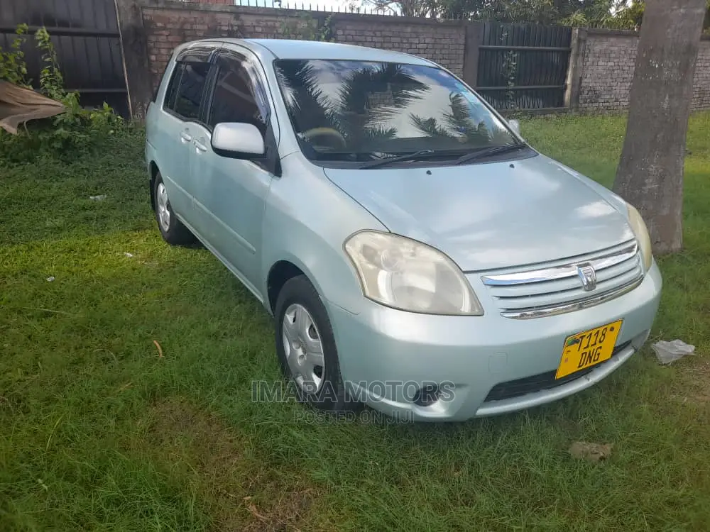 Toyota Raum 2004 Blue
