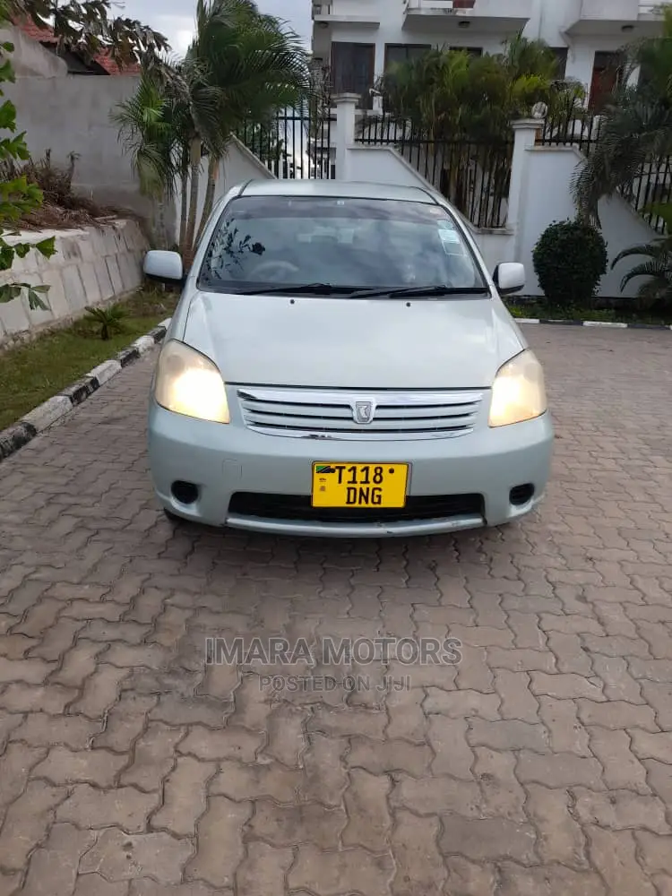 Toyota Raum 2004 Blue