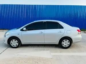 Toyota Belta 2006 Silver