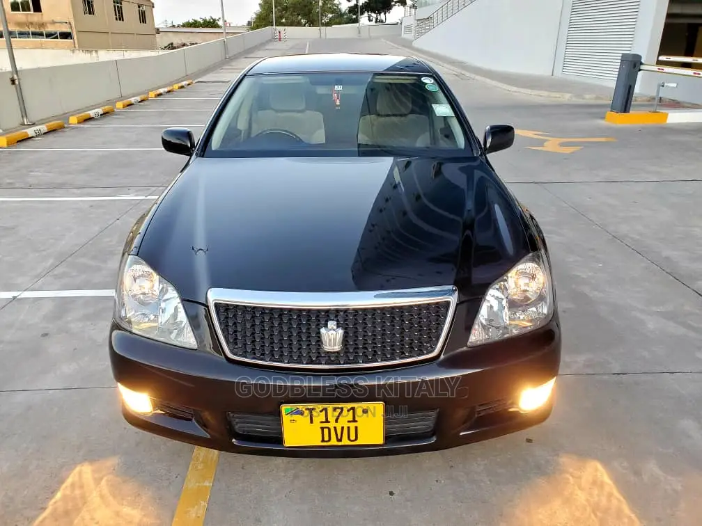 Toyota Crown 2004 Black