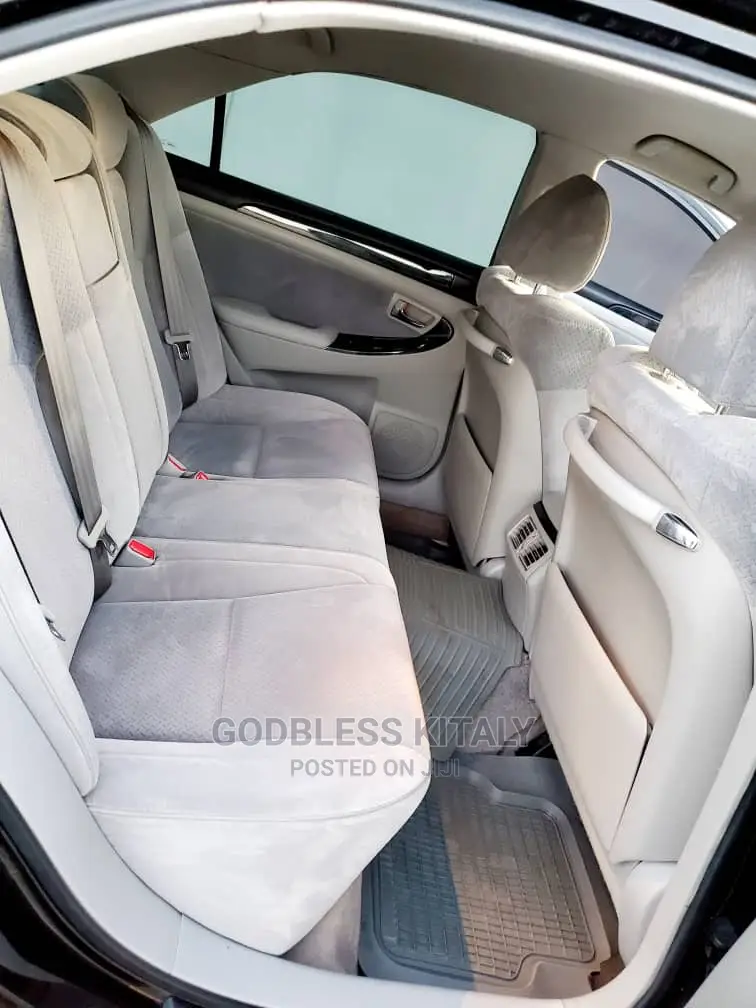 Toyota Crown 2004 Black