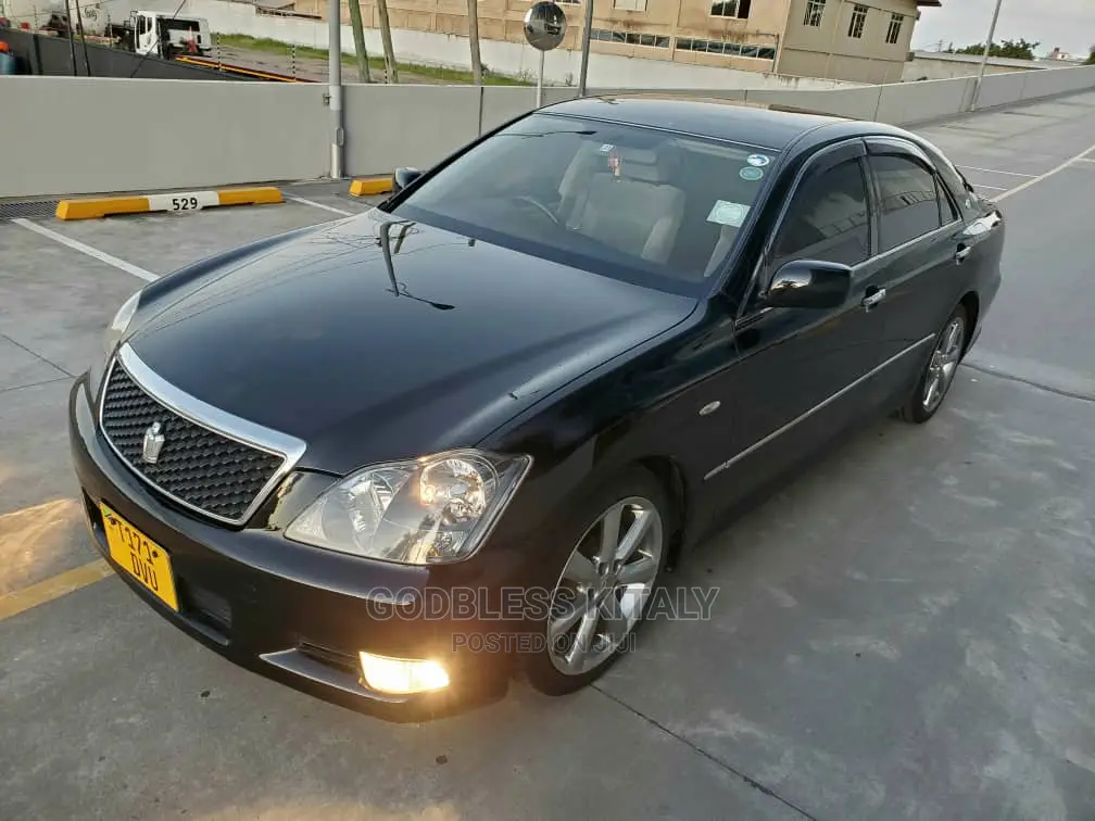 Toyota Crown 2004 Black
