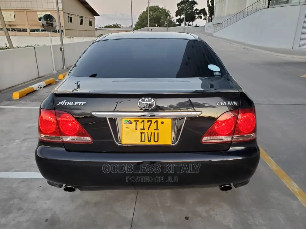 Toyota Crown 2004 Black