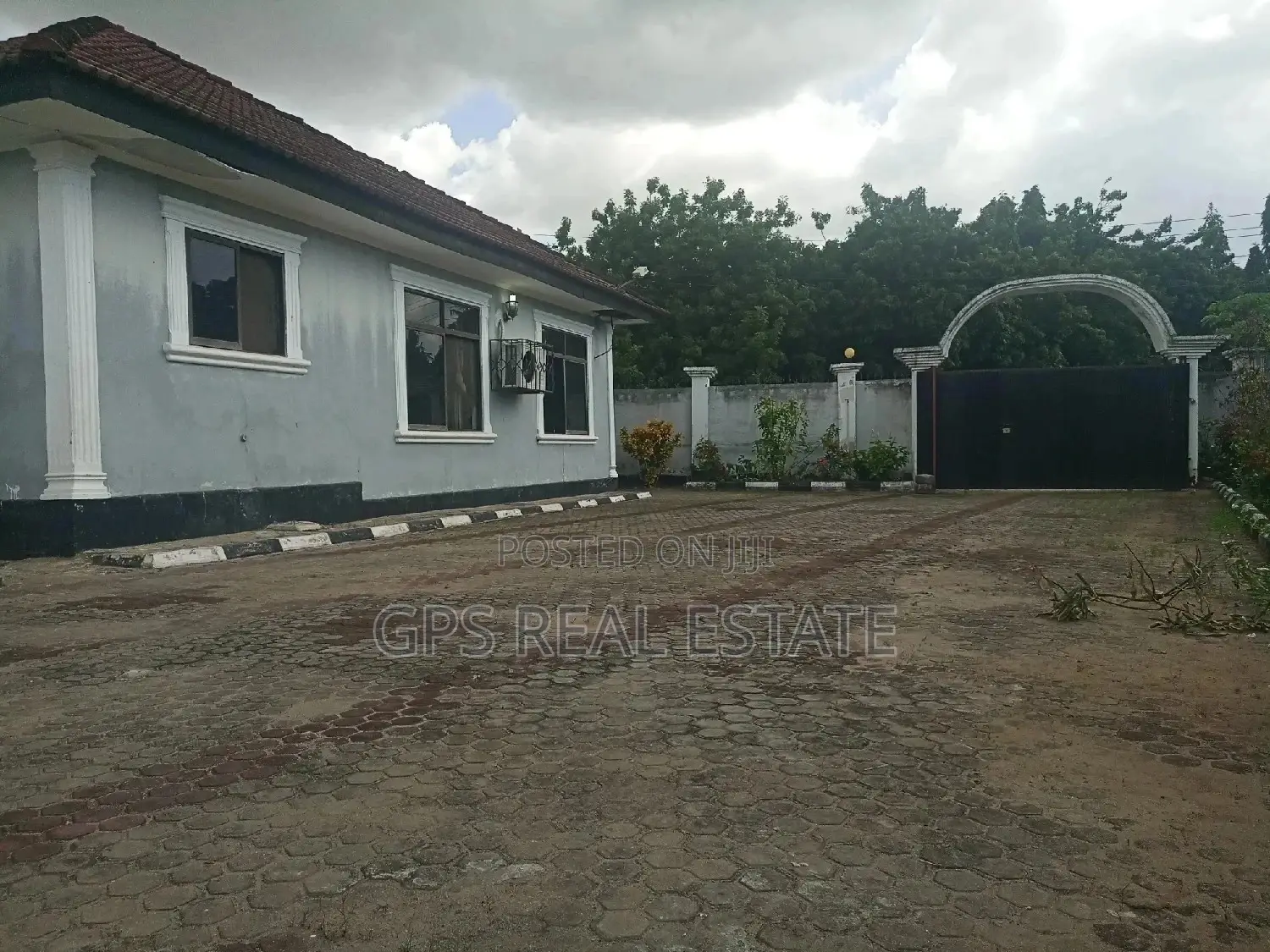 3bdrm House in Max Evarst, Kinondoni for Sale