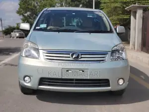 Toyota Raum 2004 Silver