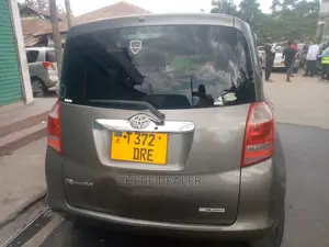Toyota Ractis 1.3 FWD 2005 Gray