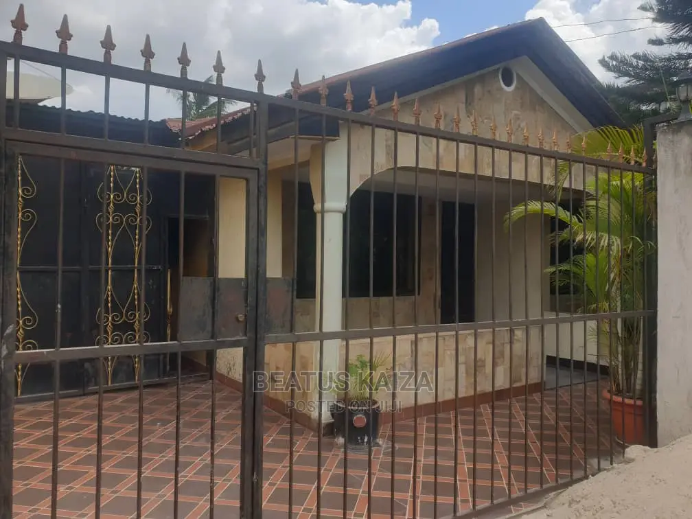 1bdrm Apartment in Kinondoni Mkwajuni for Rent