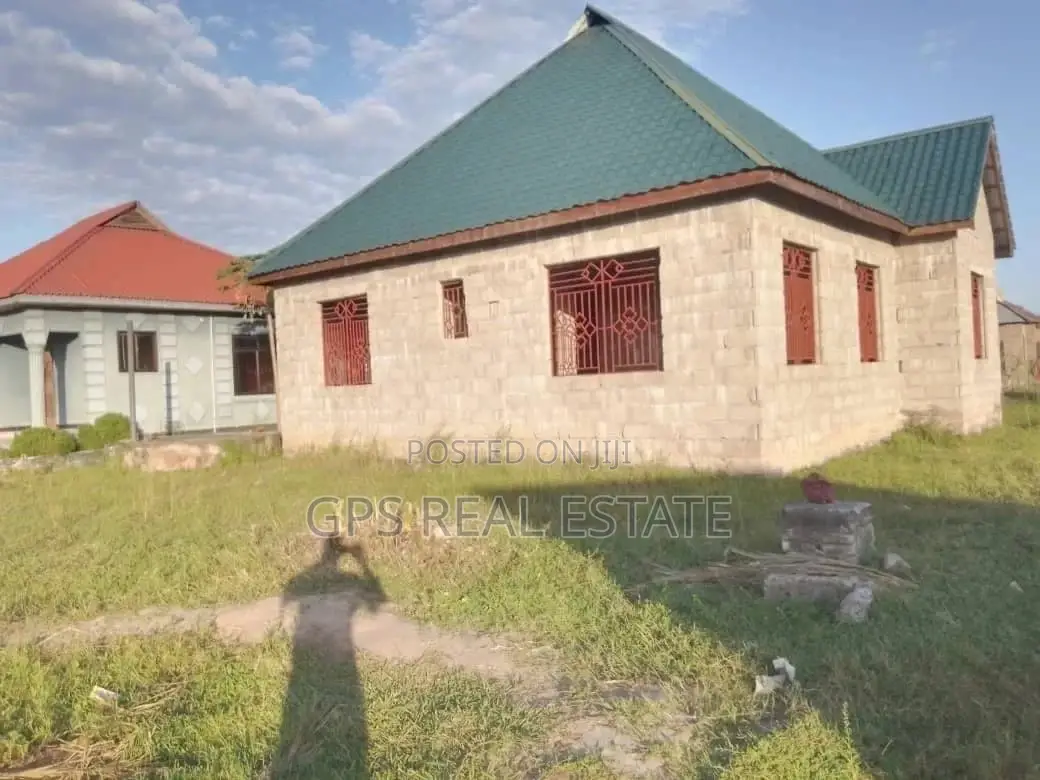 10bdrm House in Max Evarst, Ilala for Sale