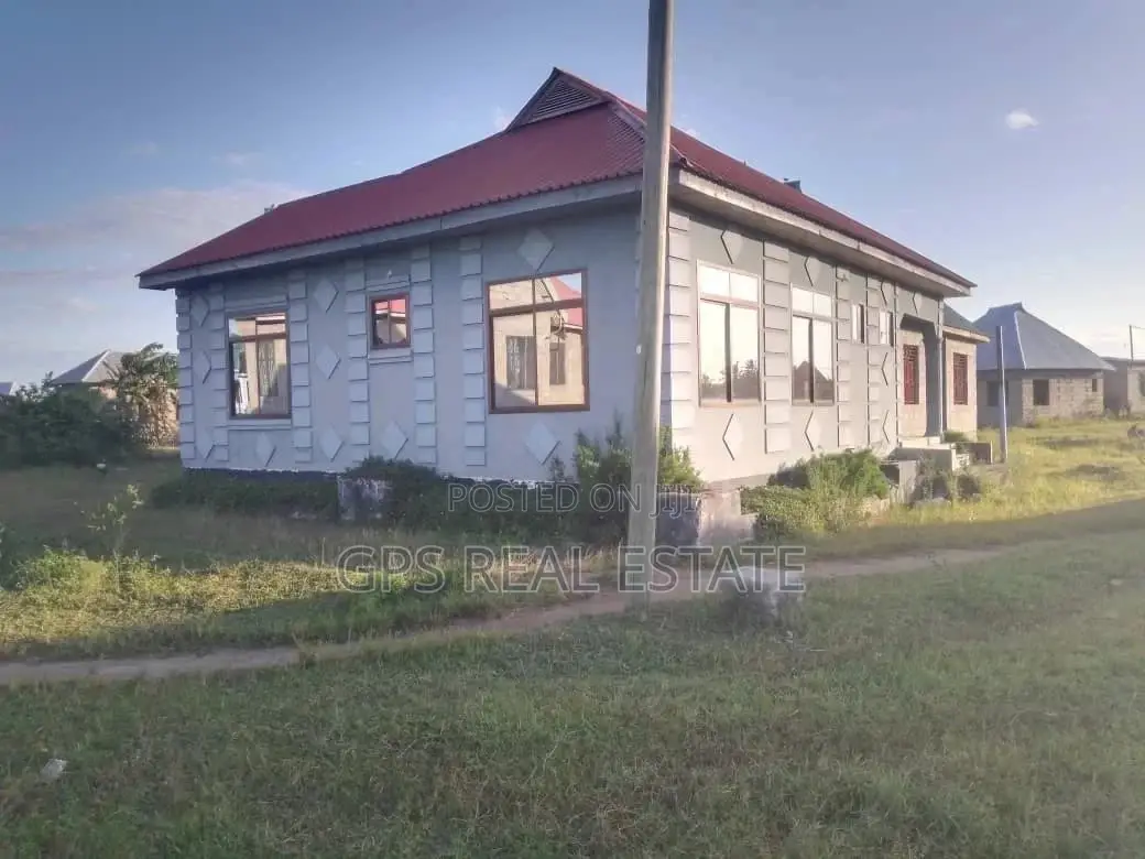 10bdrm House in Max Evarst, Ilala for Sale