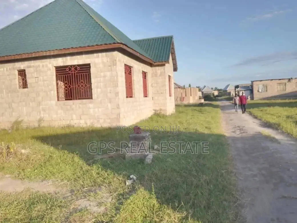 10bdrm House in Max Evarst, Ilala for Sale