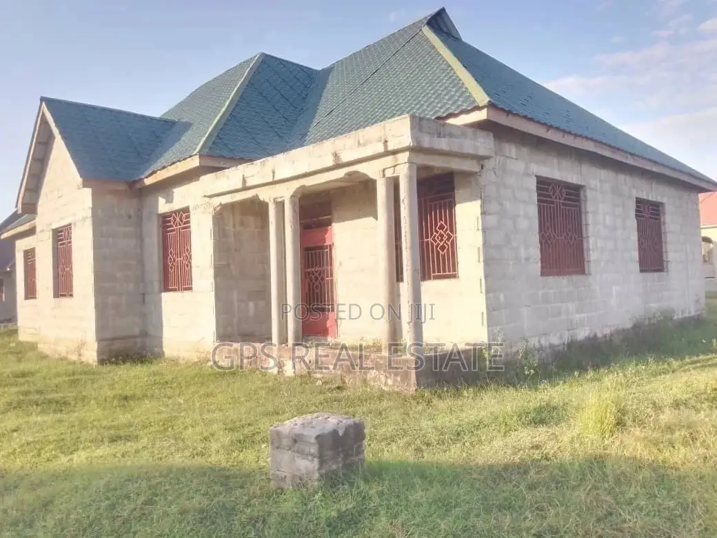 10bdrm House in Max Evarst, Ilala for Sale