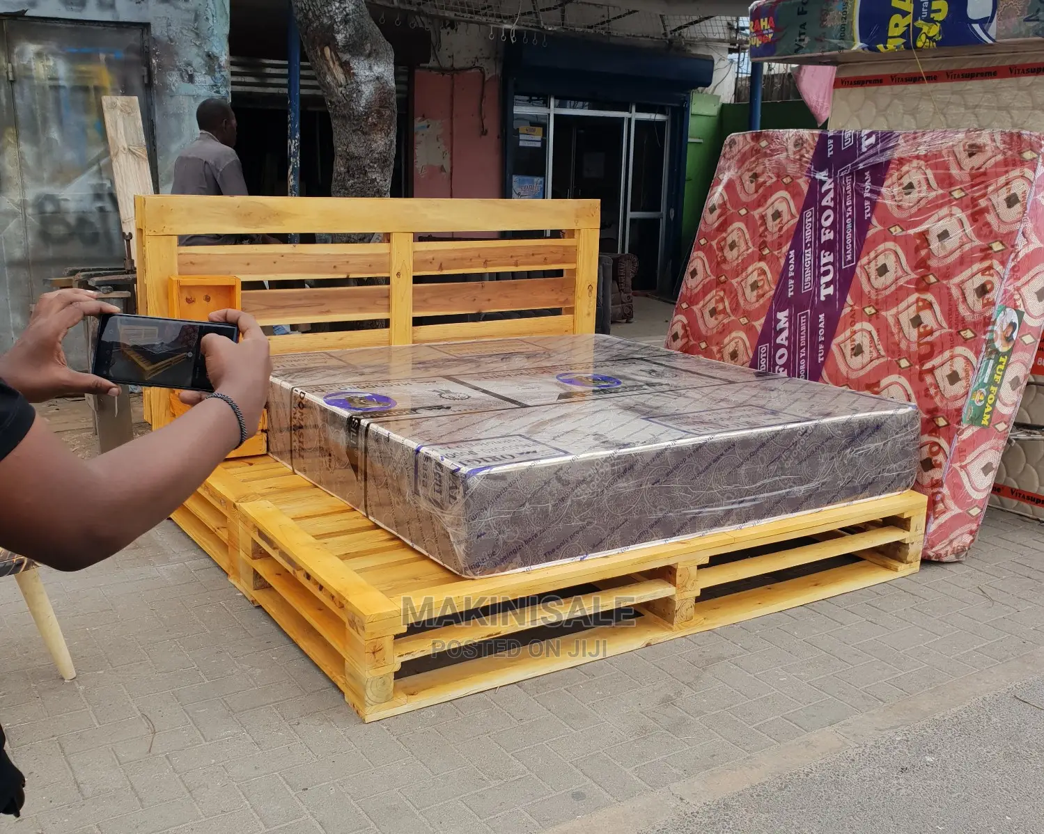 Kitanda Kizuri Sana Cha Pallett Bei Poa