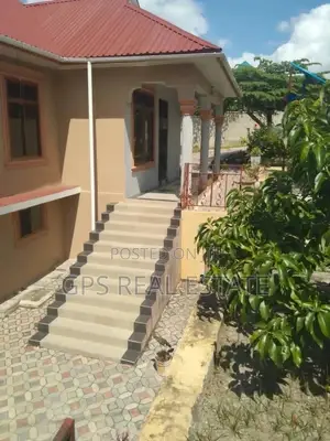 5bdrm House in Max Evarst, Kinondoni for Sale