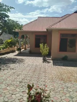 5bdrm House in Max Evarst, Kinondoni for Sale