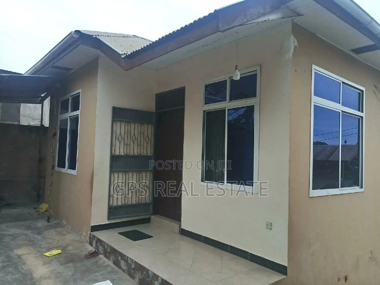 2bdrm House in Max Evarst, Kinondoni for Rent