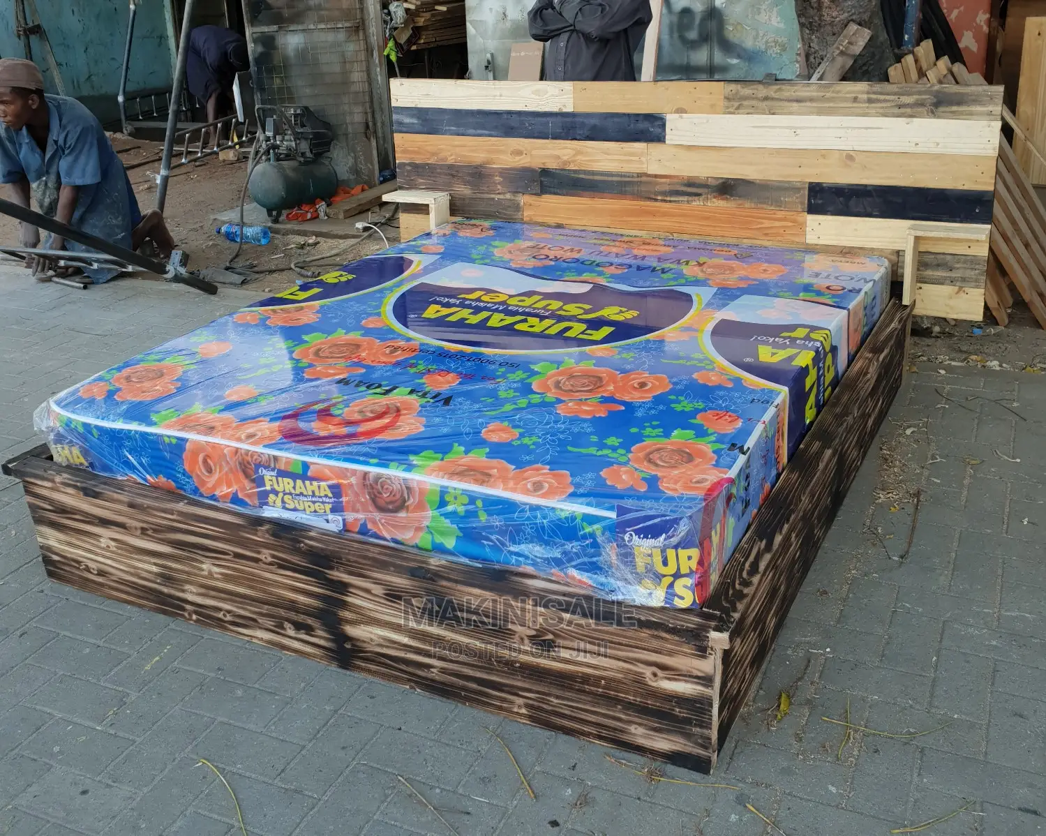 Kitanda Kizuri Sana Cha Pallet Cha Kuchoma