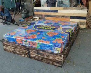 Kitanda Kizuri Sana Cha Pallet Cha Kuchoma